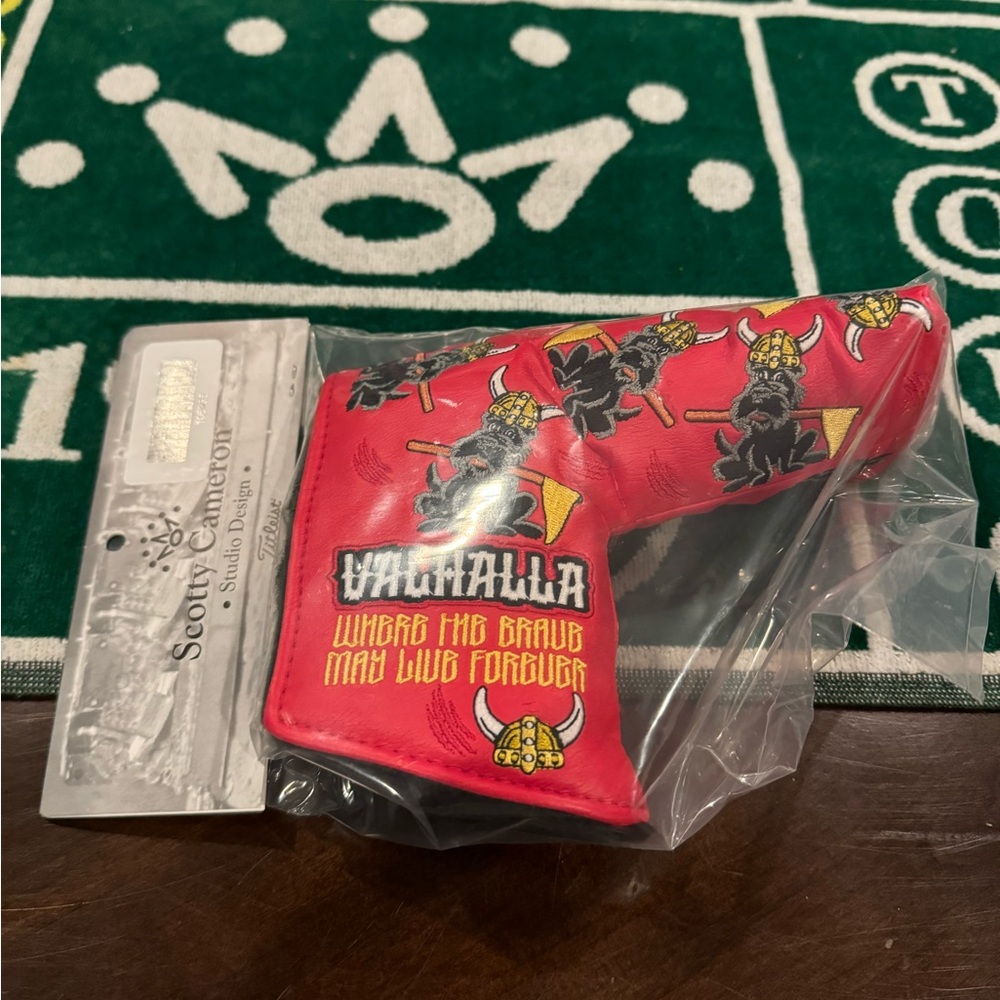 Scotty Cameron Red Valhalla Putter Cover